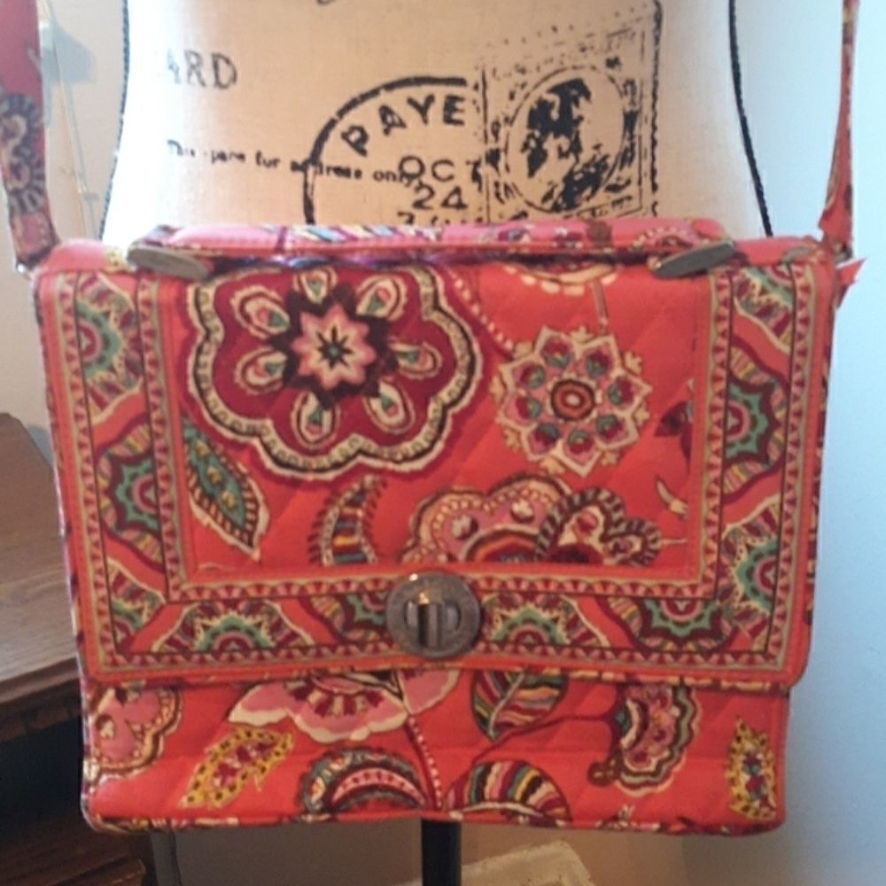RARE💥VERA BRADLEY PINK FLORAL PRINT VEGAN CROSSBODY BAG DISCONTINUED PATTERN!